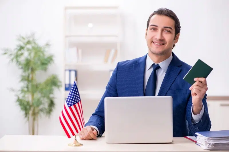 Beneficios de Green Card para ciudadania en USA 