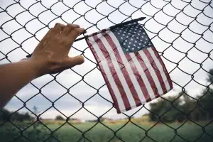 Razones comunes de deportacion en los EE.UU.